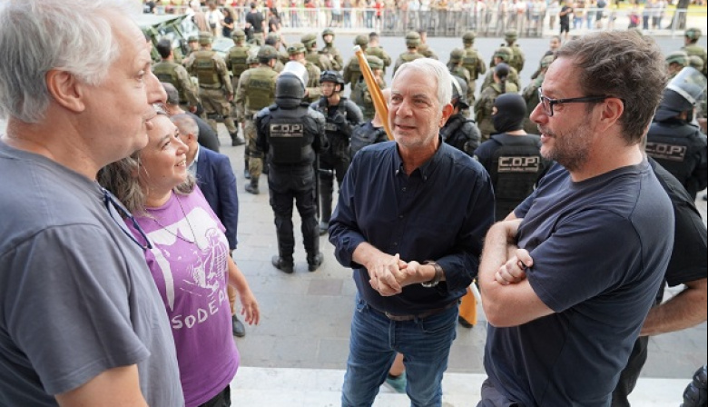 Alak visitó el set de filmación de la miniserie para Netflix El Futuro es nuestro