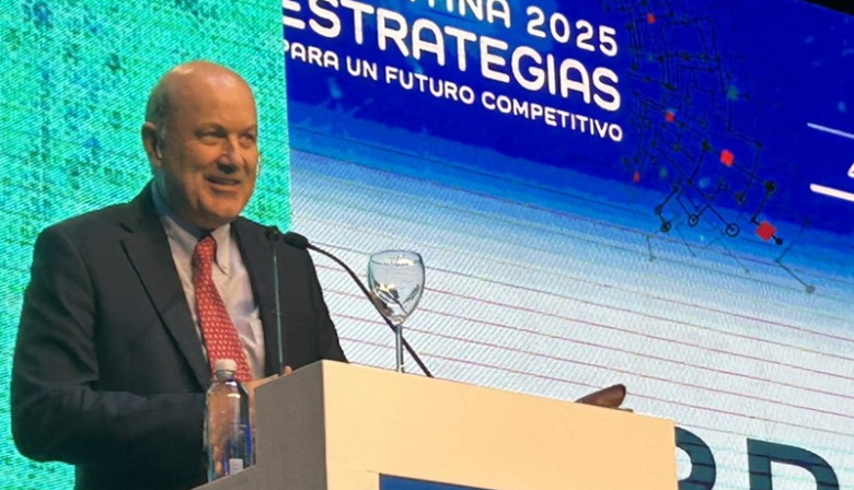 Escándalo por presunto favoritismo en contratación de una asociación ligada a la esposa de Sturzenegger