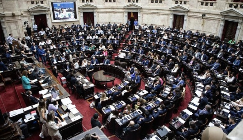 Diputados aprobó la reforma laboral con modificaciones y vuelve al Senado