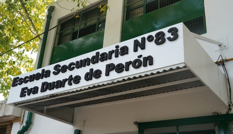 Alak recorrió las obras de la Escuela Nº83 e inauguró una pavimentación clave para su acceso
