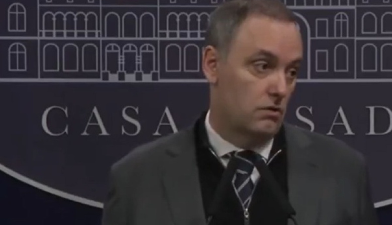 Crece el escándalo con Adorni: “sabía que no se puede recibir regalos o viajes” de contratistas, dice Paulón