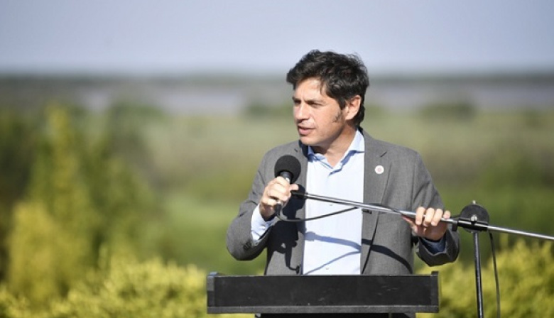 Kicillof transfirió $13.000 millones a los municipios pese al ajuste de Milei
