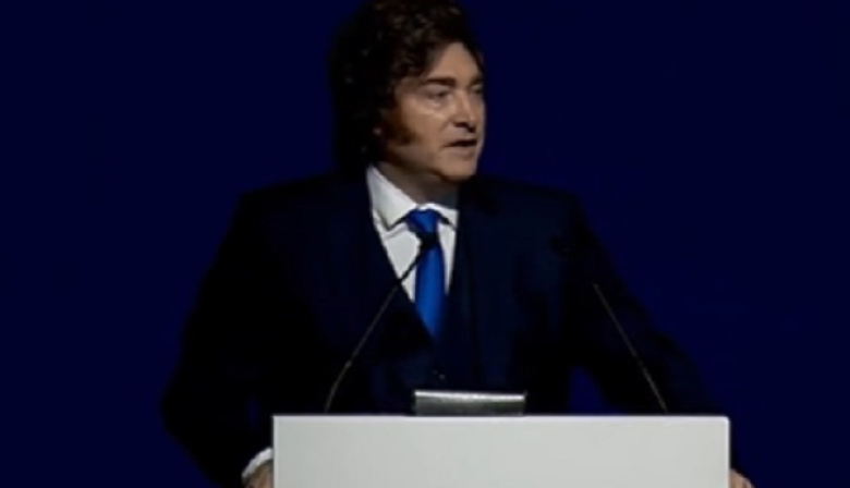 Milei defendió el rumbo económico ante AmCham y negó que el 3,4% sea "inflación estricta"