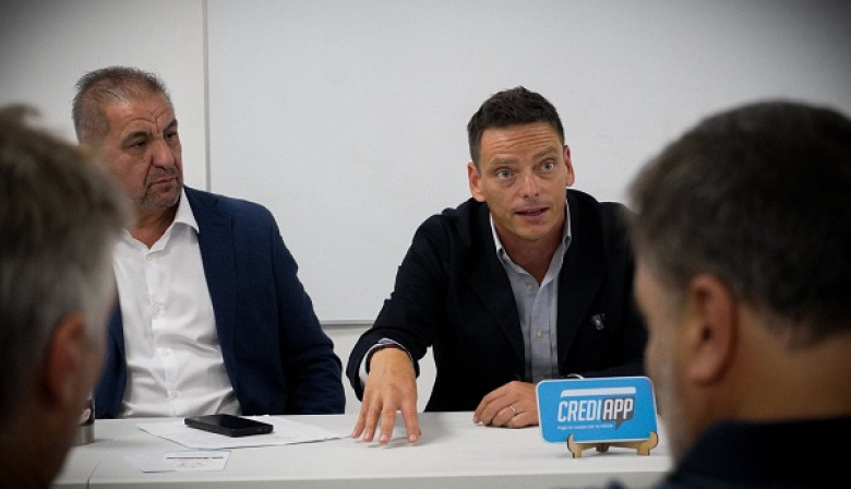 “La situación es desesperante”: La UCR y comerciantes de calle 12 exigen bajar tasas municipales