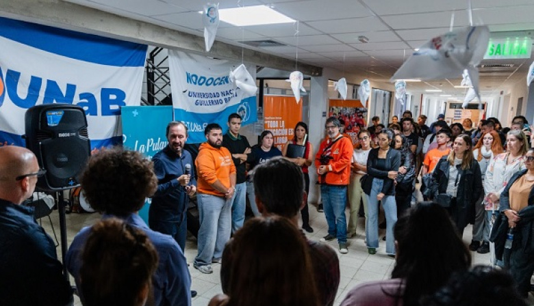 La UNaB se plantó contra el ajuste: "Ningún país se desarrolla ahogando a la universidad pública"