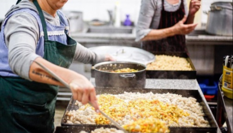 La Provincia aumenta un 30% el presupuesto para comedores escolares y refuerza programas sociales