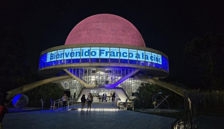 El Planetario le da la bienvenida a Franco Colapinto y la Ciudad palpita la fiesta de la F1
