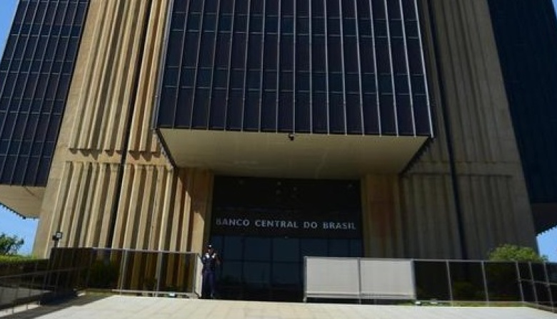 Banco Central de Brasil reduce tasa básica de interés a 14,50 %