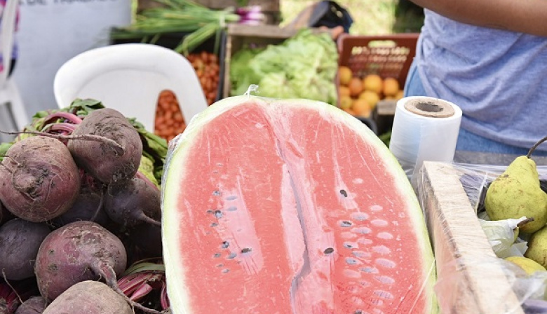 La canasta alimentaria platense aumentó 2.2% mensual en abril