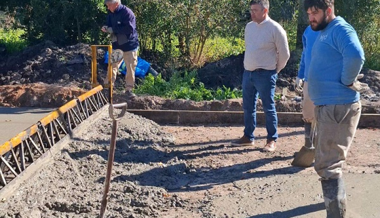 La gestión de Hourcade acelera el plan de pavimento en Magdalena y Bartolomé Bavio