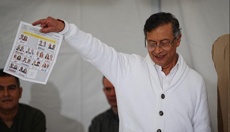 Presidente colombiano no acepta preconteo de votos en elecciones presidenciales que dejan a De la Espriella como ganador
