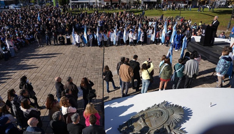 Alak anunció la creación del Museo de la Bandera