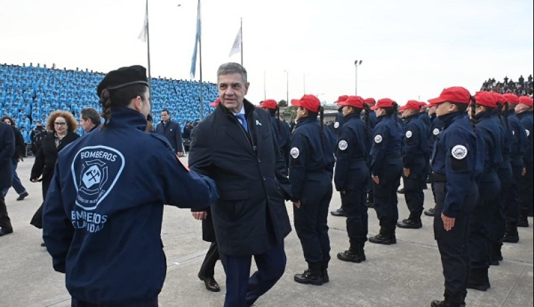 Jorge Macri ante a 1.200 cadetes de Policía y Bomberos: "No nos da lo mismo que alguien usurpe lo que no le pertenece"