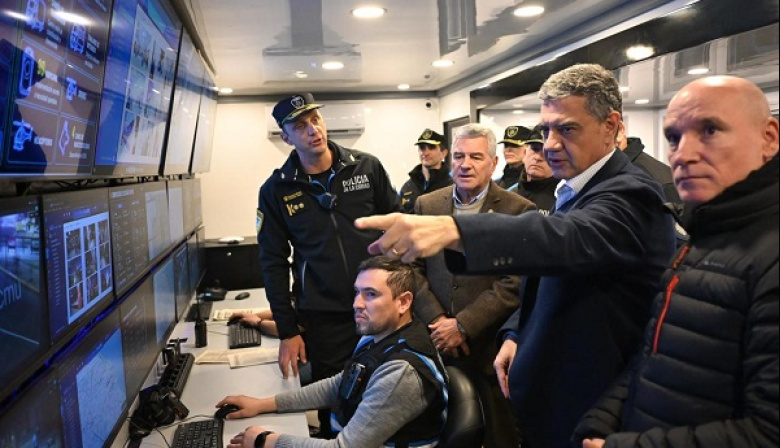 Marea Azul en la Ciudad: el despliegue policial que alcanzó 16 estaciones de subte