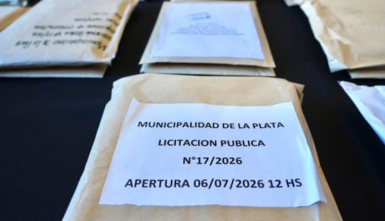 La Plata: Alak mueve una licitación que cambia el barrido y el corte de pasto