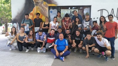 La Plata: la Lista 2 realizó una recorrida de padrón ocultando a los Bruera y La Cámpora