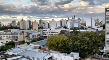 Jornada con lluvias aisladas por la mañana, vientos del sudeste y máxima de 23 grados