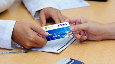 La nueva credencial plástica de IOMA será la única válida
