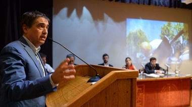 Lorenzino rechazó el aumento del agua y reclamó que “no se siga poniendo la carga en el usuario”