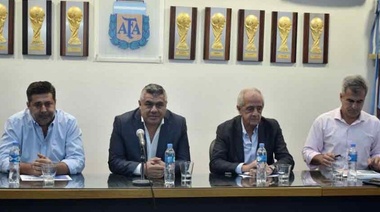 D'Onofrio y Angelici destacaron la "confraternidad" entre River y Boca