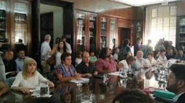 Docentes bonaerenses piden al gobierno provincial que mejore su oferta salarial en la reunión del miércoles