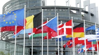 La UE investiga el uso indebido de datos de 50 millones de usuarios de Facebook