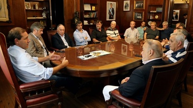 Este lunes, Julio Garro recibe a cámaras y asociaciones comerciales y hay gran expectativa