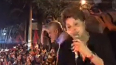 Dilma Roussef habló ante la militancia del PT: "Sueguiremos resistiendo con valentía", dijo