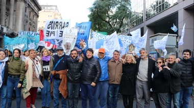 Agrupaciones políticas lanzan "En Marcha", una confluencia de oposición al Gobierno