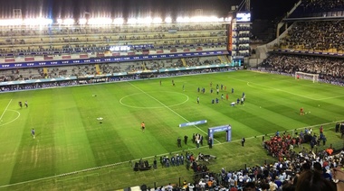 Con Gómez casi fuera de carrera, los objetivos de Boca son Izquierdoz y Lema