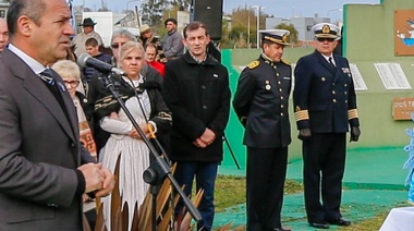 Ensenada celebró el Día de la Independencia, y Secco pidió trabajar "por una patria libre y soberana"