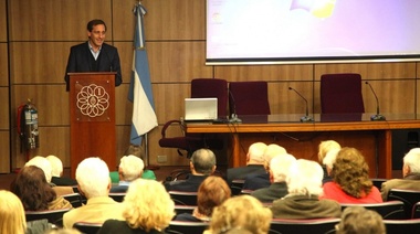 Con un homenaje a Favaloro, Garro participó de una jornada de Salud Pública y destacó el trabajo en equipo para seguir mejorando la atención