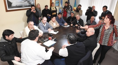 Se profundiza la crisis de gestión del radical Nedela en Berisso, y hasta la recolección de residuos está parada