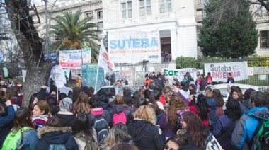 Docentes de escuelas técnicas movilizan a la Dirección de Escuelas y denunciarán "intento de vaciamiento"