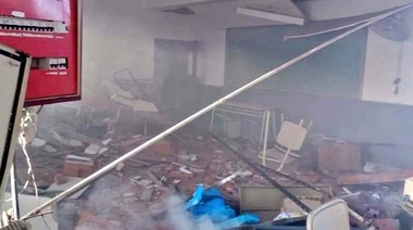 "Fue un asesinato por desidia y la responsable es Vidal", dijo uno de los maestros de la escuela que explotó en Moreno