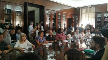 Provincia convoca a docentes para el jueves 23