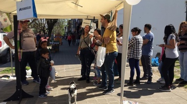 Hermosa jornada en Los Hornos, con sorteos y regalos por parte de "Orgullosamente Platense", el ciclo que se emite por Radio 96.7