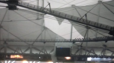 El temporal rompió el techo del Estadio Único