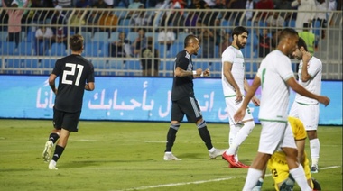 Argentina goleó a Irak 4-0 en la previa del partido con Brasil