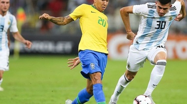 Argentina perdió con Brasil con un gol anotado sobre el final del partido