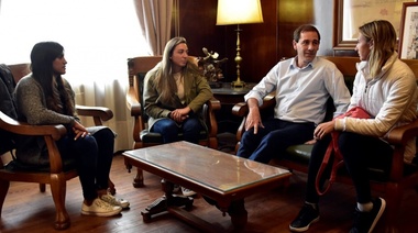 Garro recibió a deportistas platenses que participaron de los Juegos Olímpicos de la Juventud