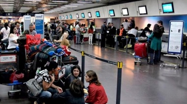 Demoras en vuelos en Aeroparque por una medida gremial de aeronavegantes