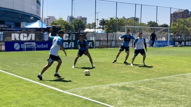 El puntero Racing recibirá mañana a Newell's con el objetivo de sumar un triunfo ante su gente