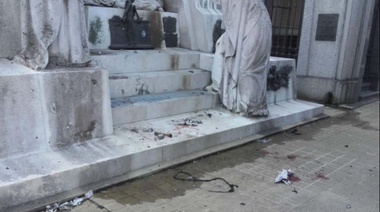 Diez aprehendidos presuntamente vinculados a la explosión en el cementerio de la Recoleta