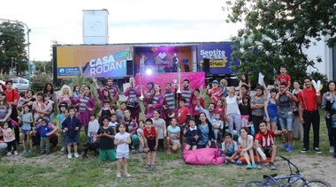 Con shows en vivo para toda la familia, los festejos por los 136 años de La Plata comenzaron a recorrer la ciudad