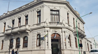 Escándalo en Ensenada: Un funcionario denunciado por supuesto abuso sexual de hijastra motiva disputa por la jurisdicción
