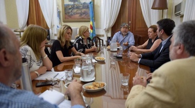 Desdoblamiento de elecciones: Ex legisladores de distintas fuerzas políticas asesorarán la Comisión Bicameral