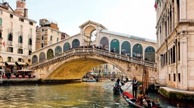 Venecia espera empezar a cobrar la entrada de turistas