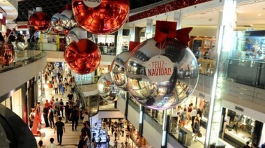 Unas 650.000 personas recorrieron la "Noche Shopping" en busca de regalos navideños