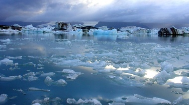 El hielo de Groenlandia se derrite cuatro veces más rápido que en 2003, según científicos